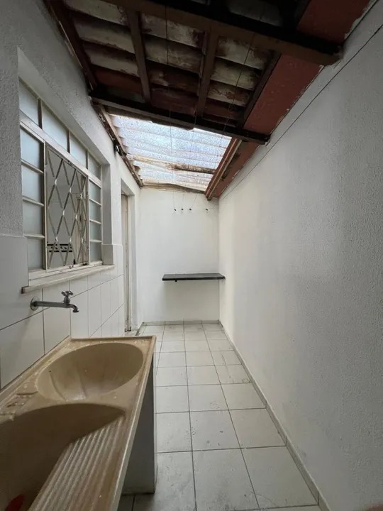 Casa à venda com 2 quartos, 360m² - Foto 8