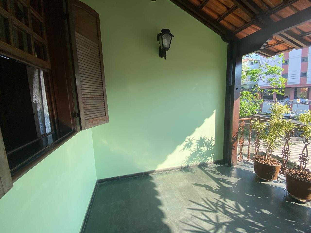 Casa à venda com 5 quartos, 361m² - Foto 2