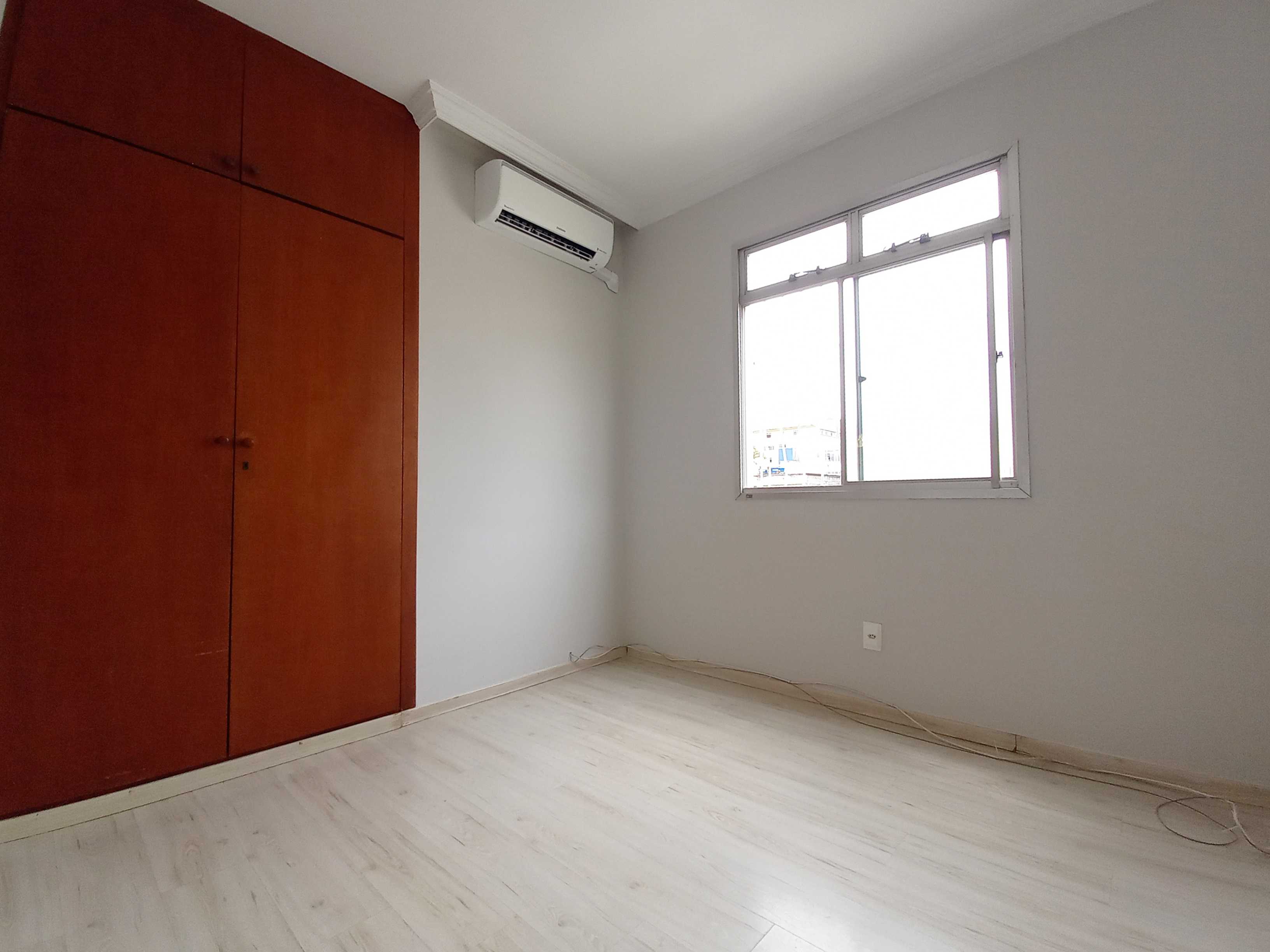 Apartamento à venda com 4 quartos, 142m² - Foto 9