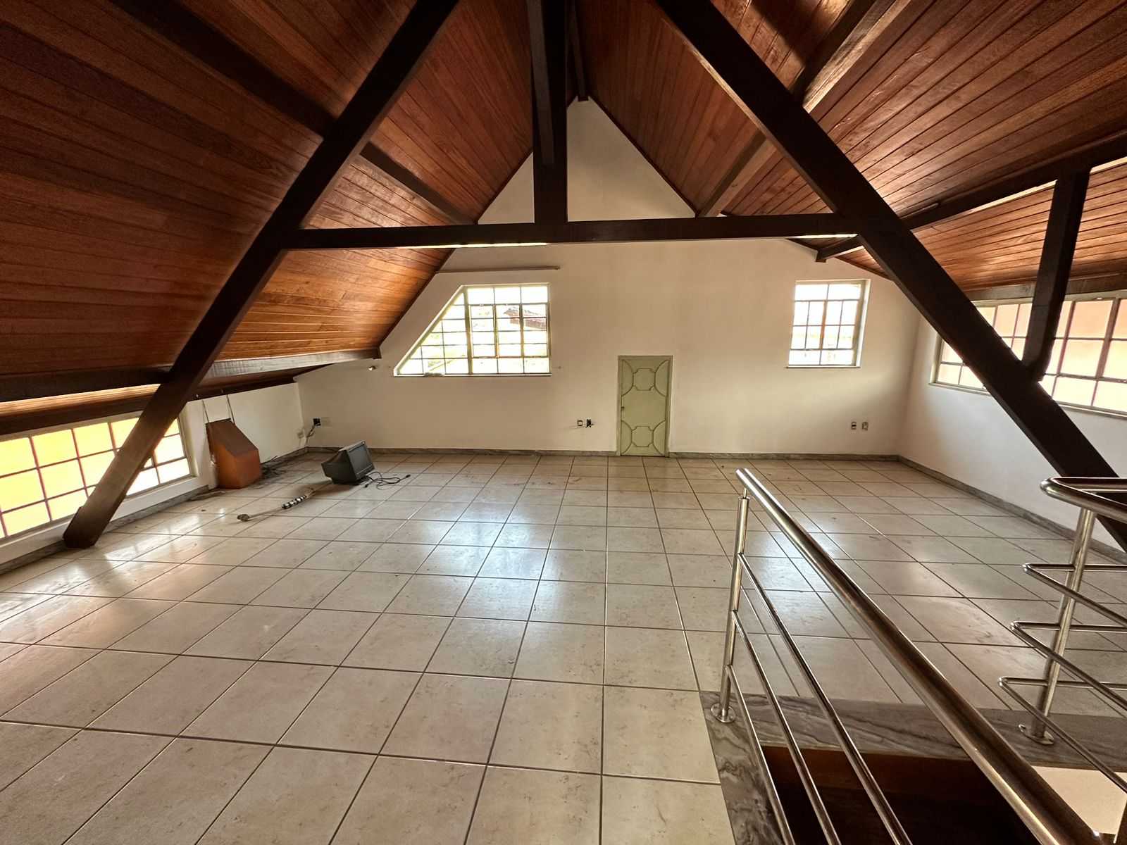 Casa à venda com 4 quartos, 360m² - Foto 17