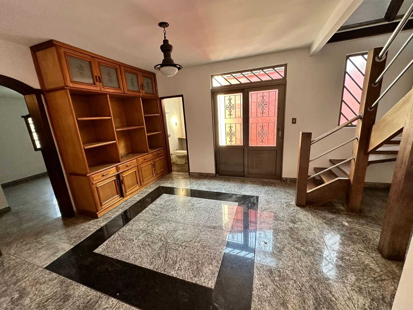 Casa à venda com 4 quartos, 360m² - Foto 2