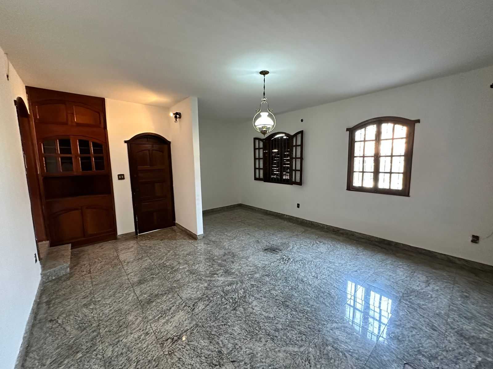 Casa à venda com 4 quartos, 360m² - Foto 3