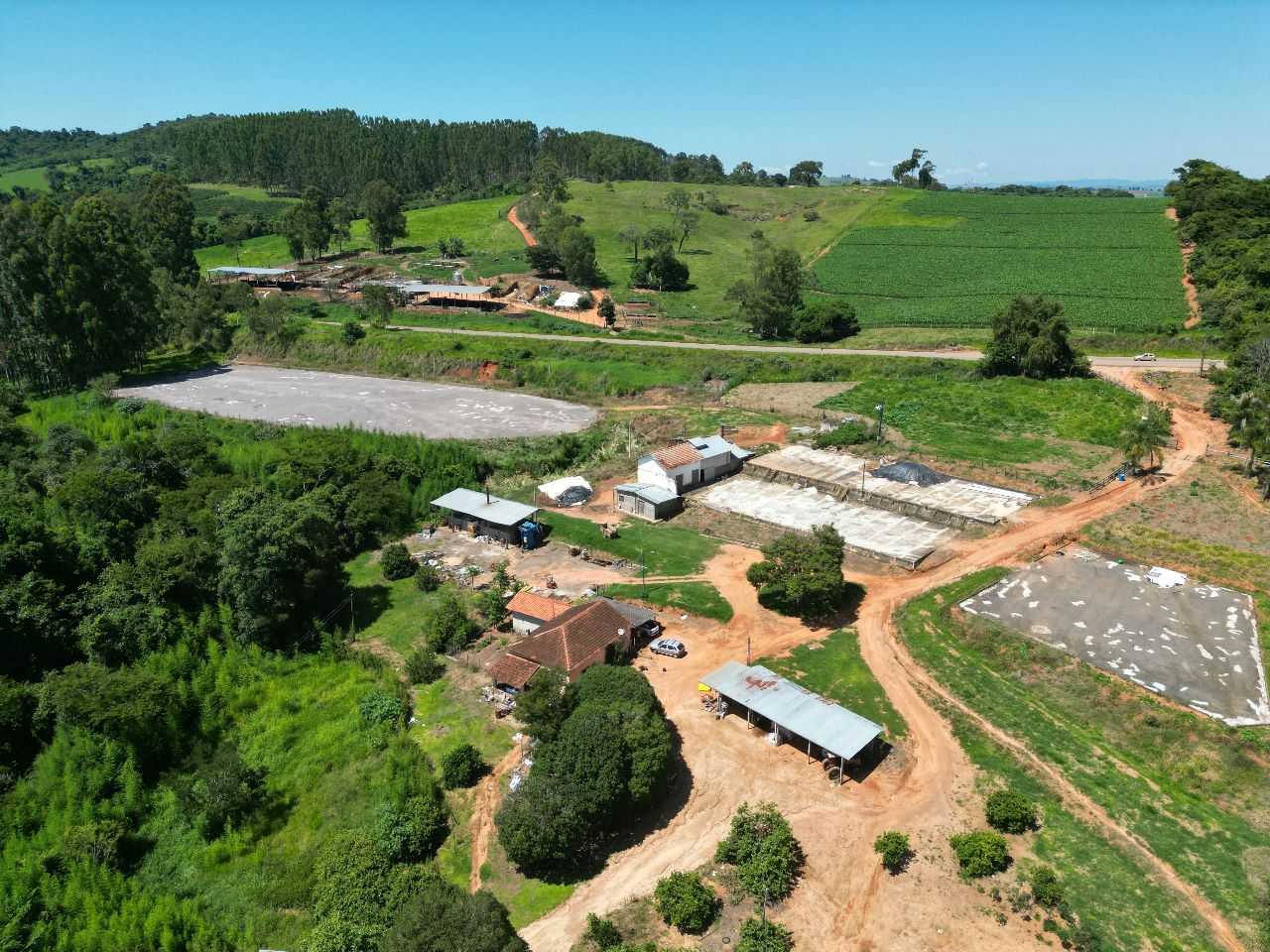 Chácara à venda com 3 quartos, 790000m² - Foto 2