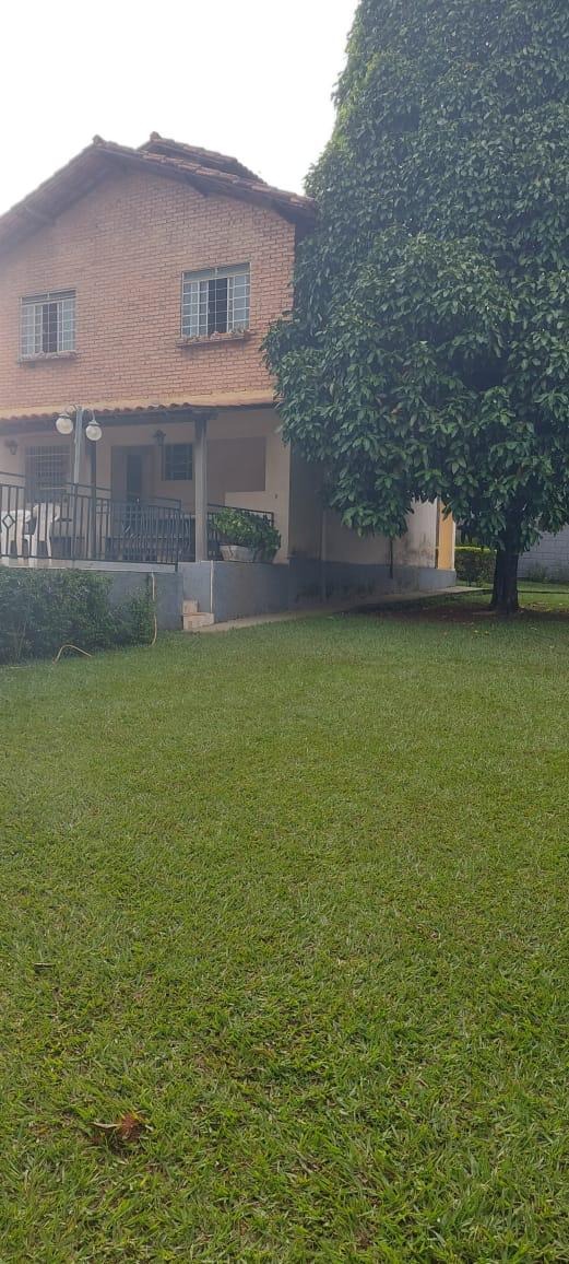 Casa à venda com 3 quartos, 100m² - Foto 1