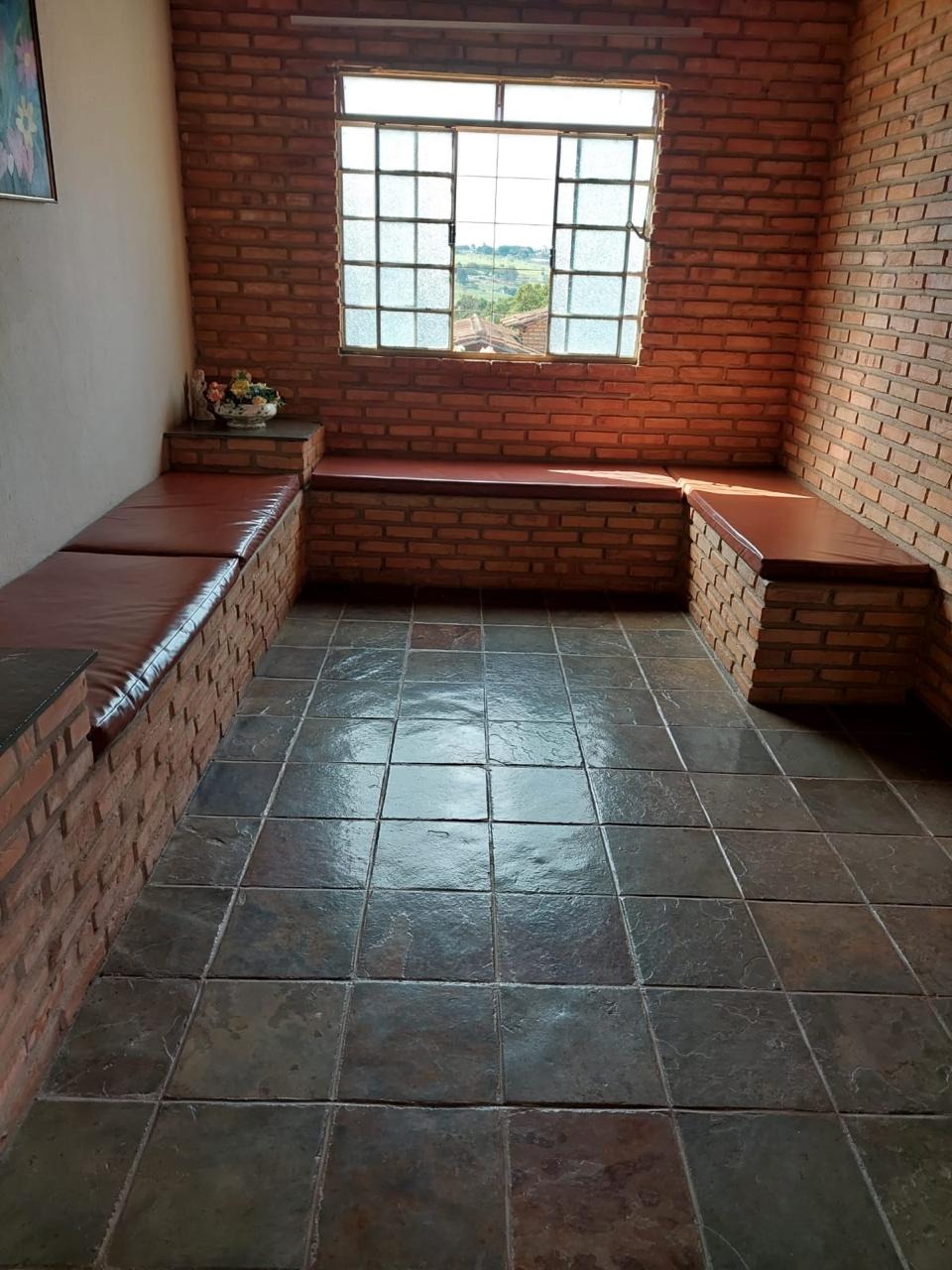 Casa à venda com 3 quartos, 100m² - Foto 4