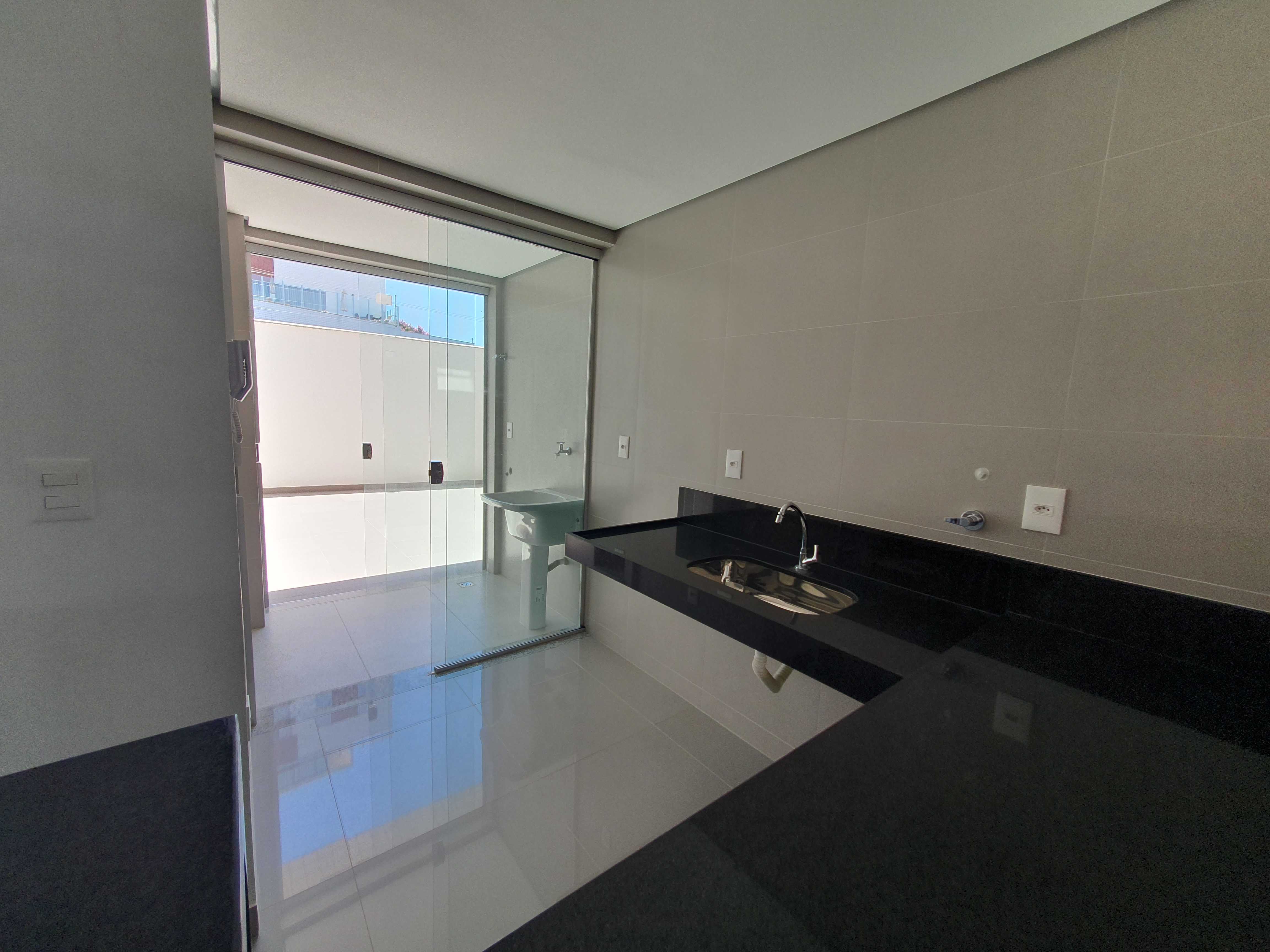 Apartamento à venda com 3 quartos, 135m² - Foto 1