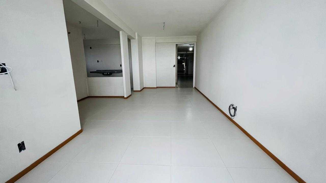 Apartamento à venda com 2 quartos, 68m² - Foto 3