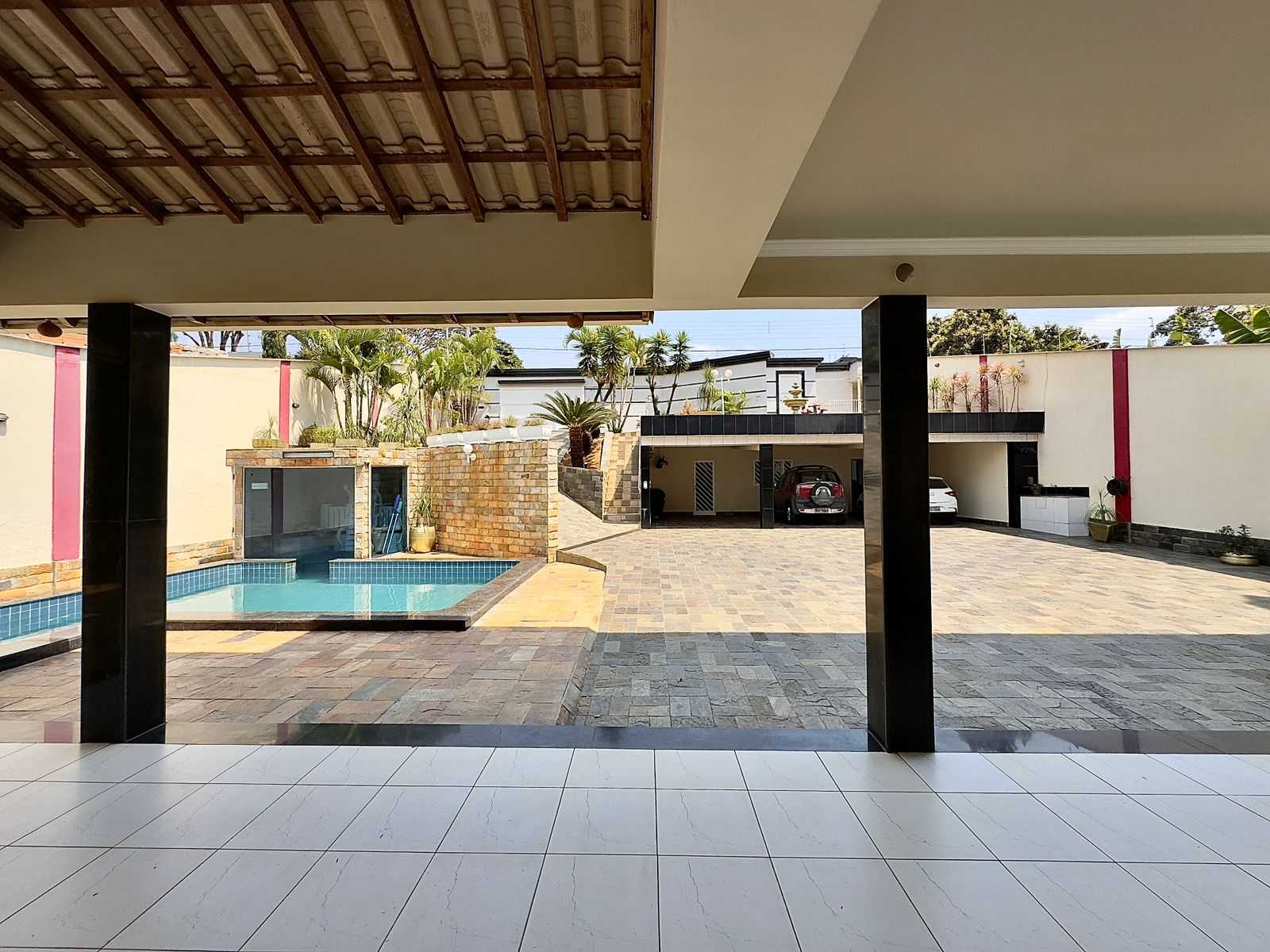 Casa à venda com 4 quartos, 600m² - Foto 11