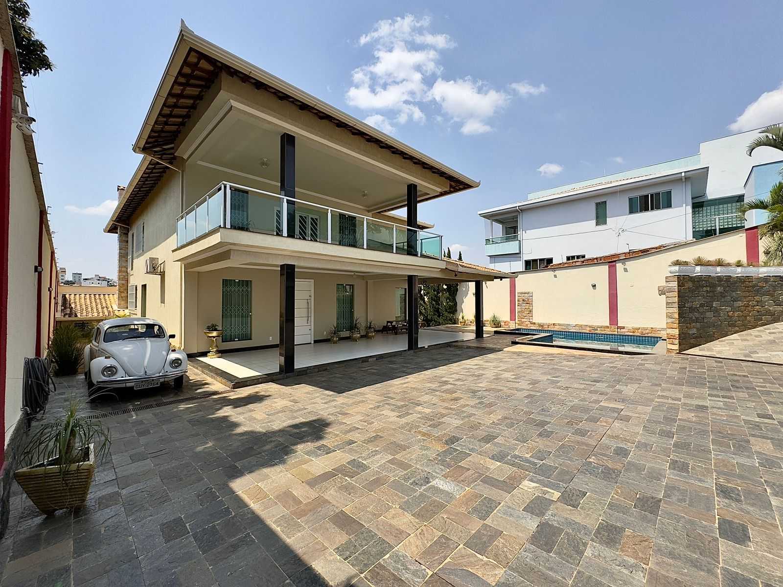 Casa à venda com 4 quartos, 600m² - Foto 6