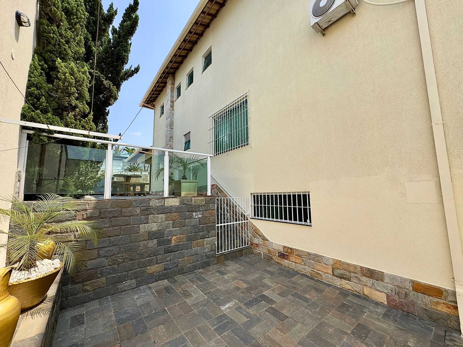 Casa à venda com 4 quartos, 600m² - Foto 17