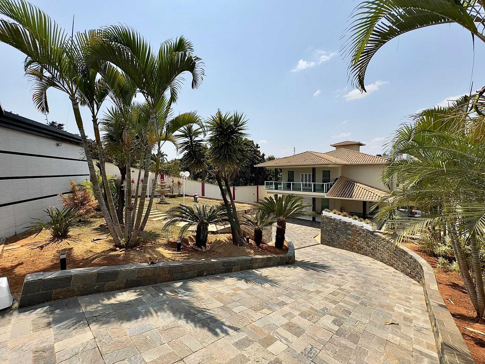 Casa à venda com 4 quartos, 600m² - Foto 12