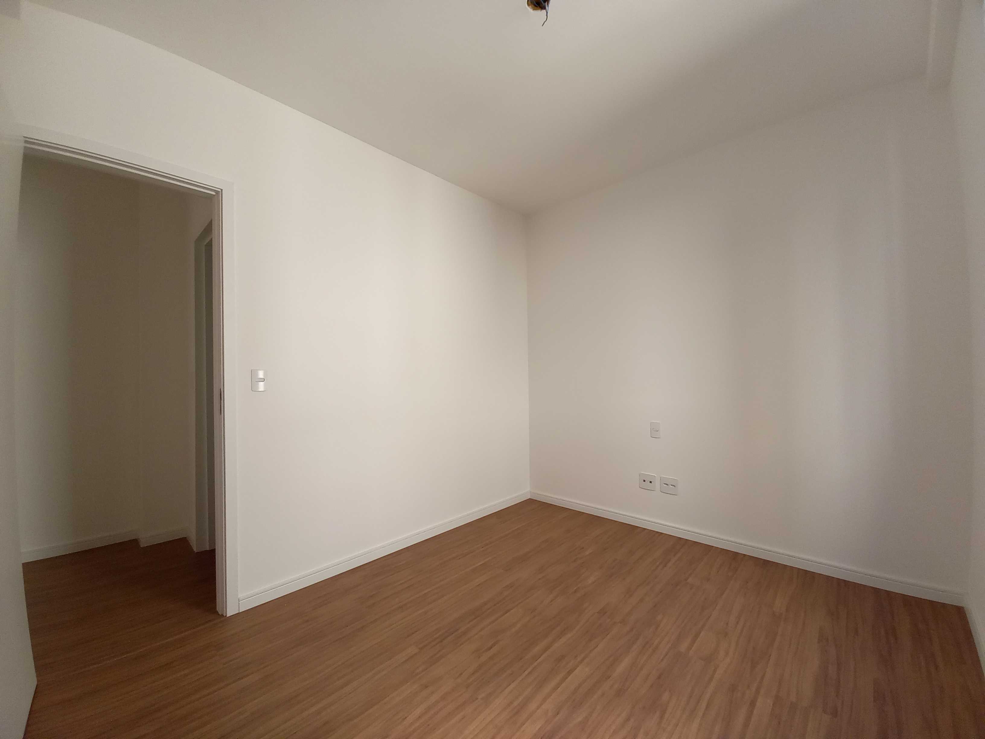 Apartamento à venda com 2 quartos, 66m² - Foto 3