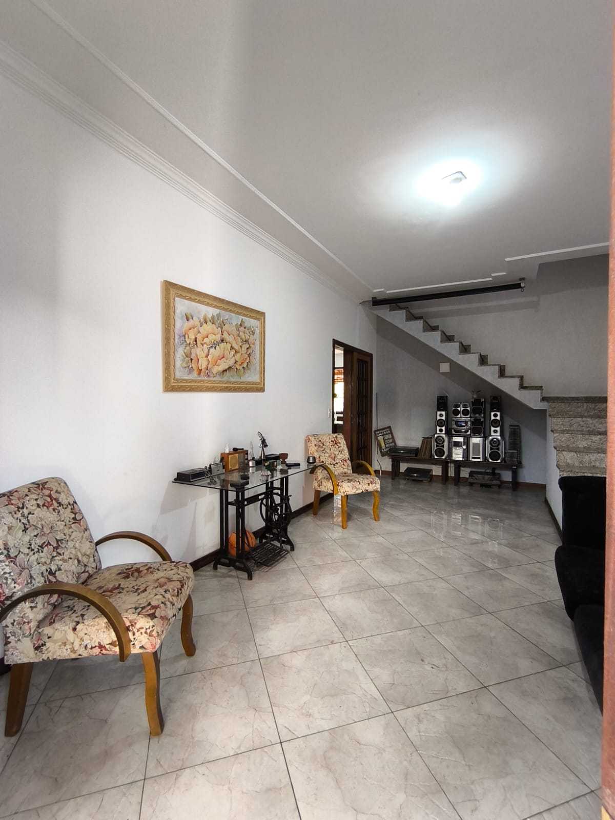 Casa à venda com 3 quartos, 240m² - Foto 3