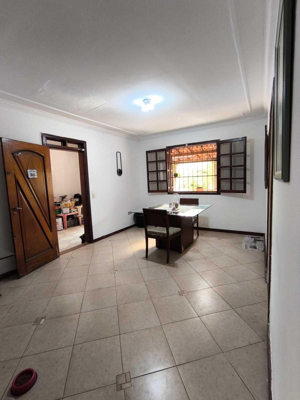 Casa à venda com 3 quartos, 240m² - Foto 8