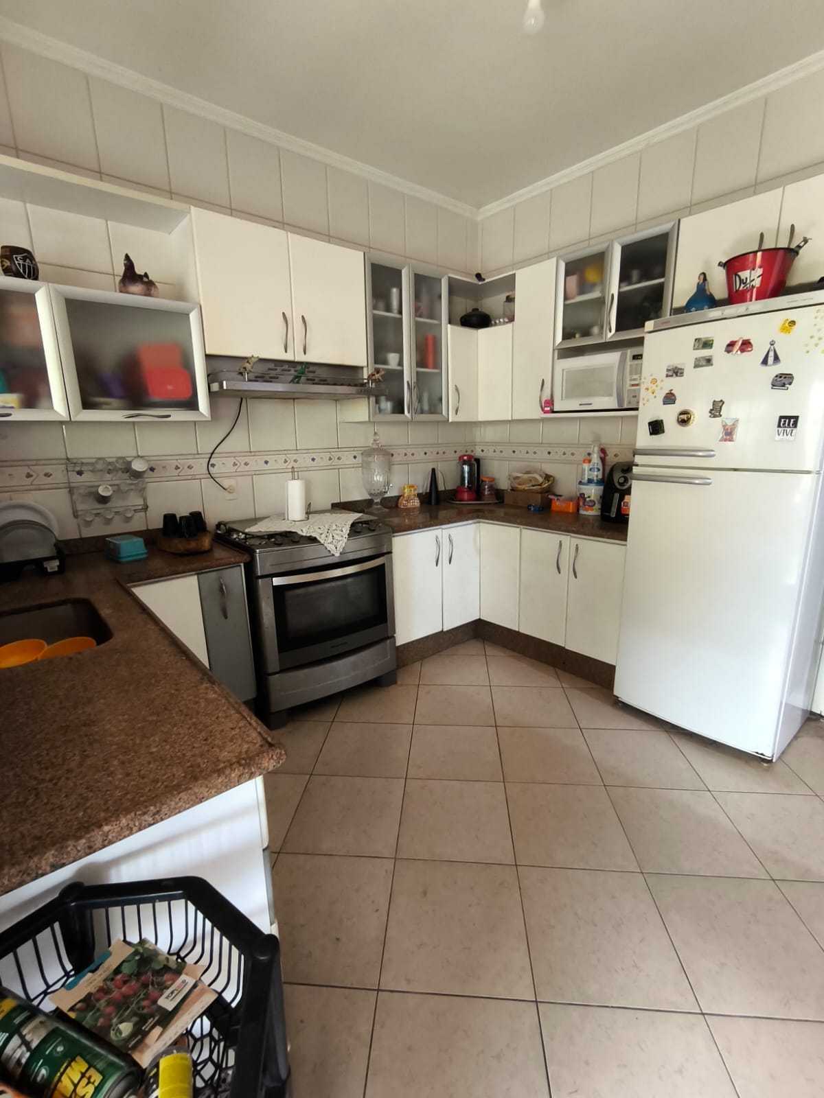 Casa à venda com 3 quartos, 240m² - Foto 11