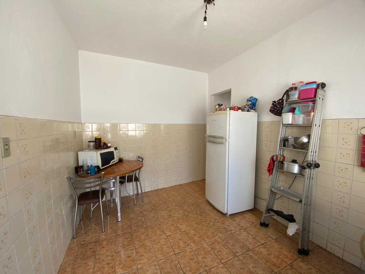 Casa à venda com 5 quartos, 207m² - Foto 13