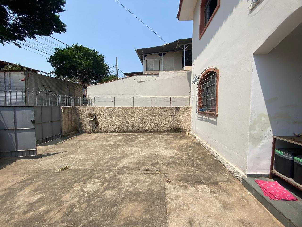 Casa à venda com 5 quartos, 207m² - Foto 5