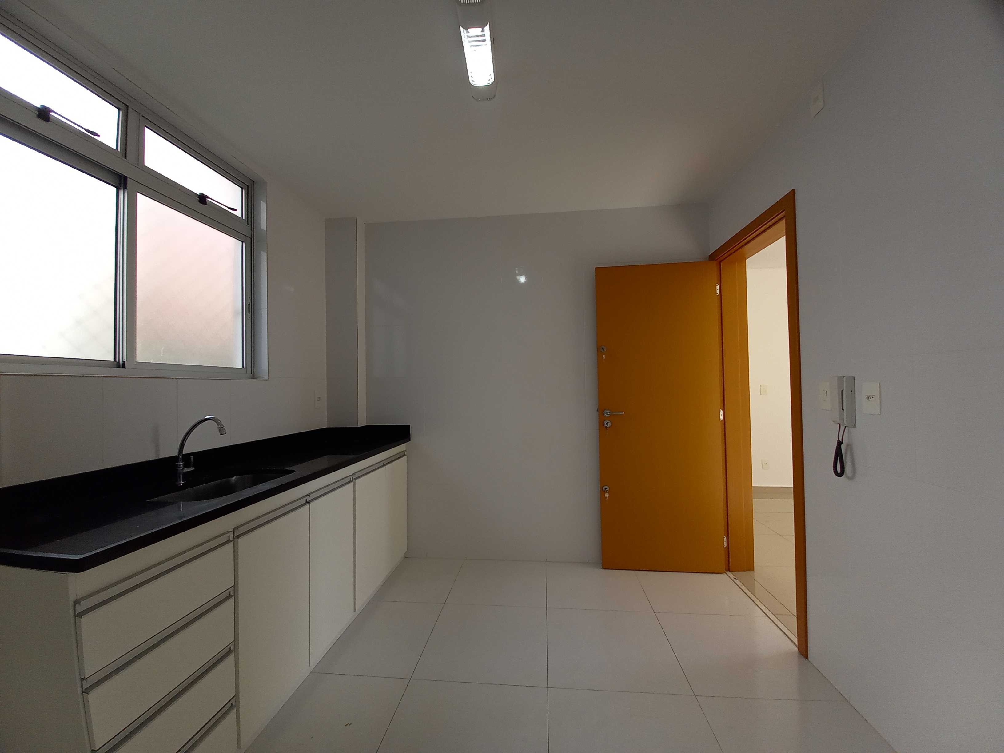 Apartamento à venda com 3 quartos, 85m² - Foto 13