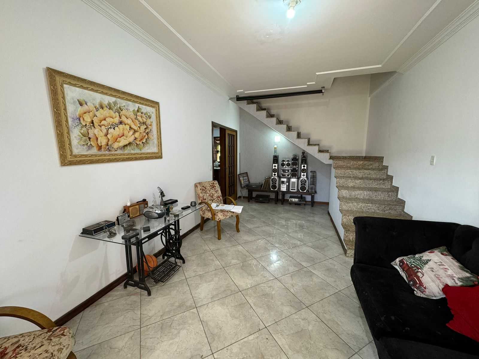 Casa à venda com 3 quartos, 150m² - Foto 3