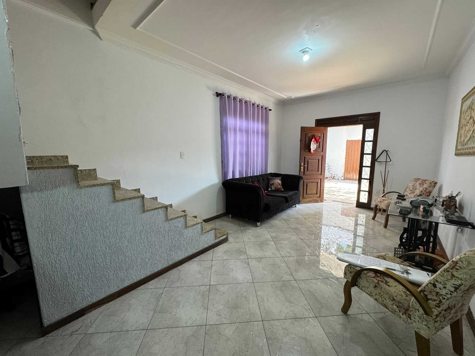 Casa à venda com 3 quartos, 150m² - Foto 2