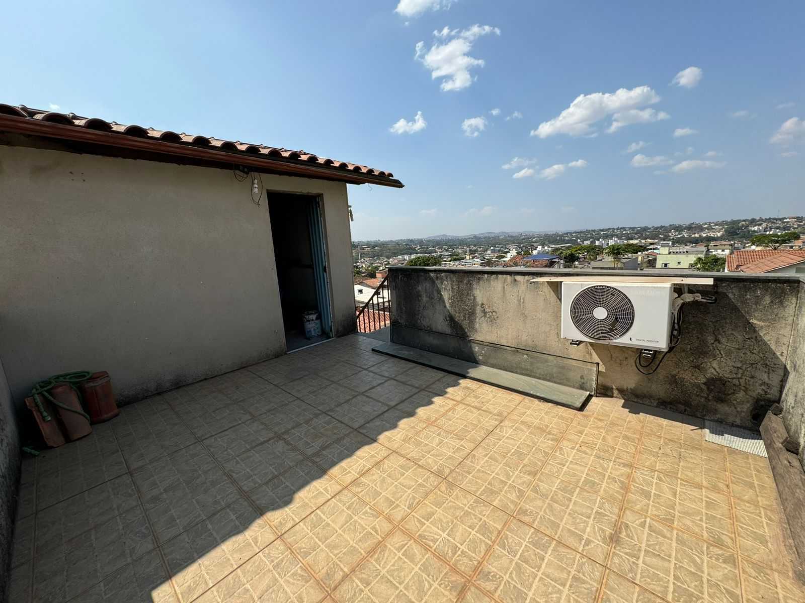 Casa à venda com 3 quartos, 150m² - Foto 25