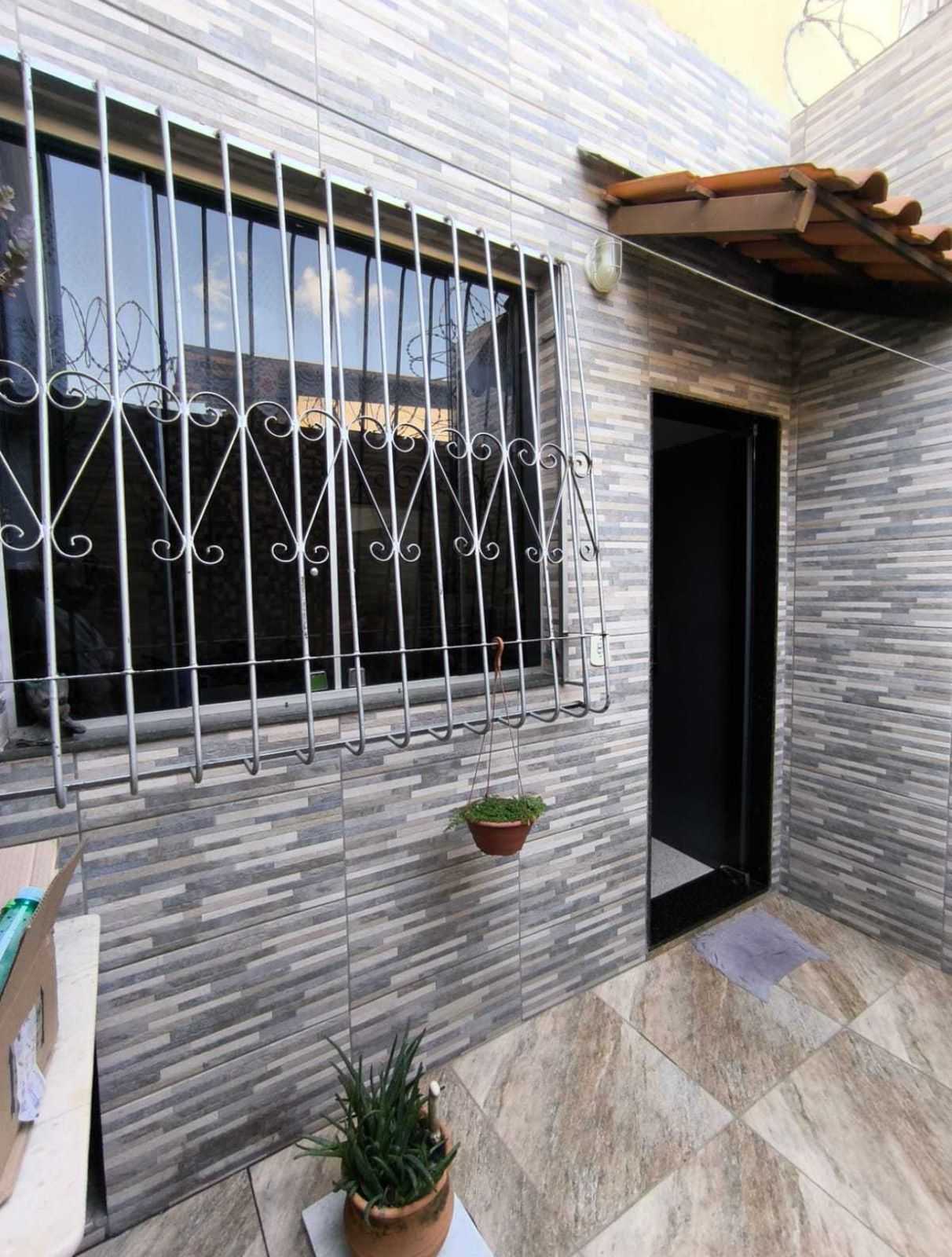 Casa à venda com 2 quartos, 70m² - Foto 3