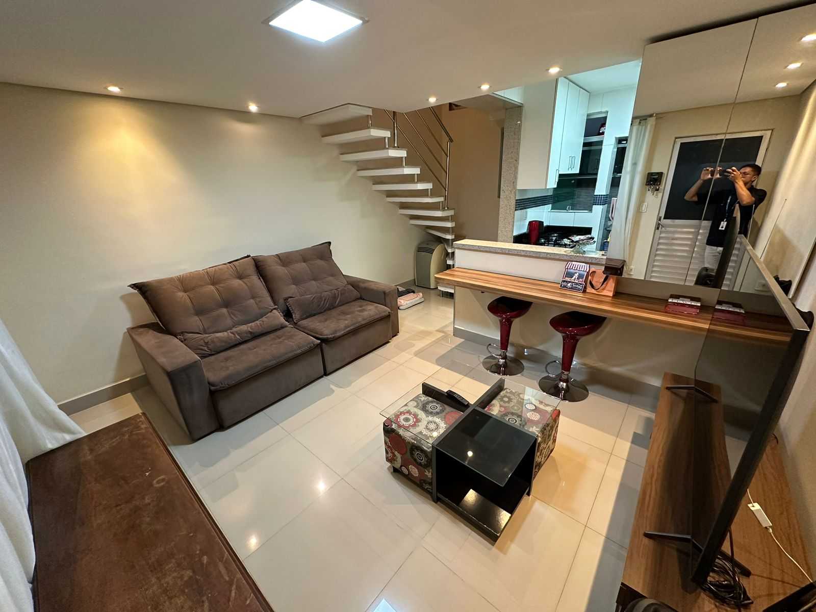 Casa à venda com 2 quartos, 103m² - Foto 2