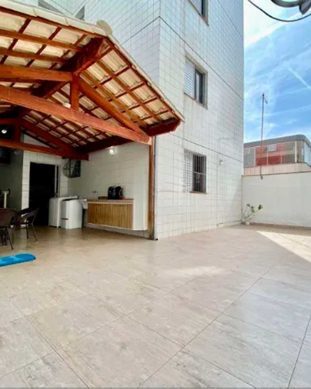 Apartamento à venda com 3 quartos, 212m² - Foto 1