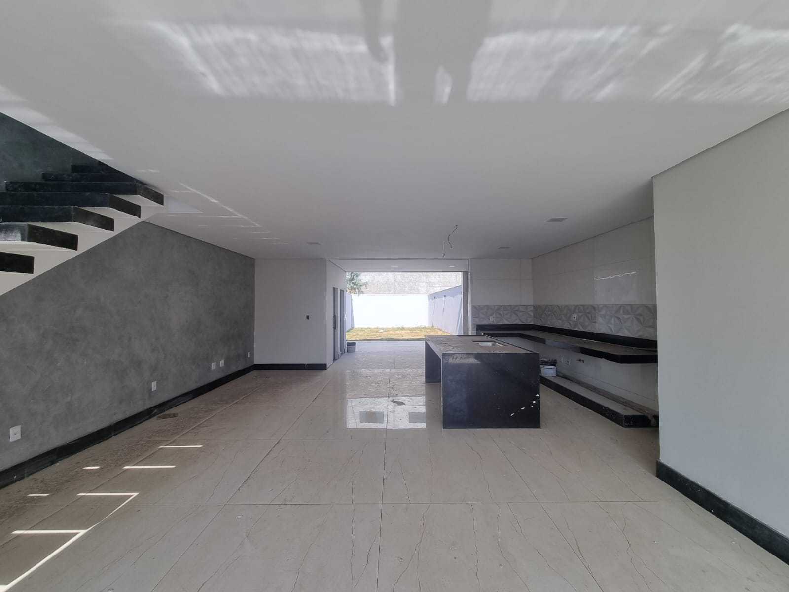 Casa à venda com 3 quartos, 200m² - Foto 2