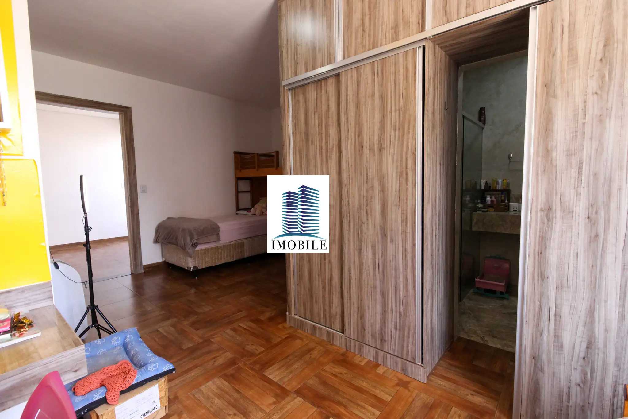 Casa à venda com 6 quartos, 280m² - Foto 7