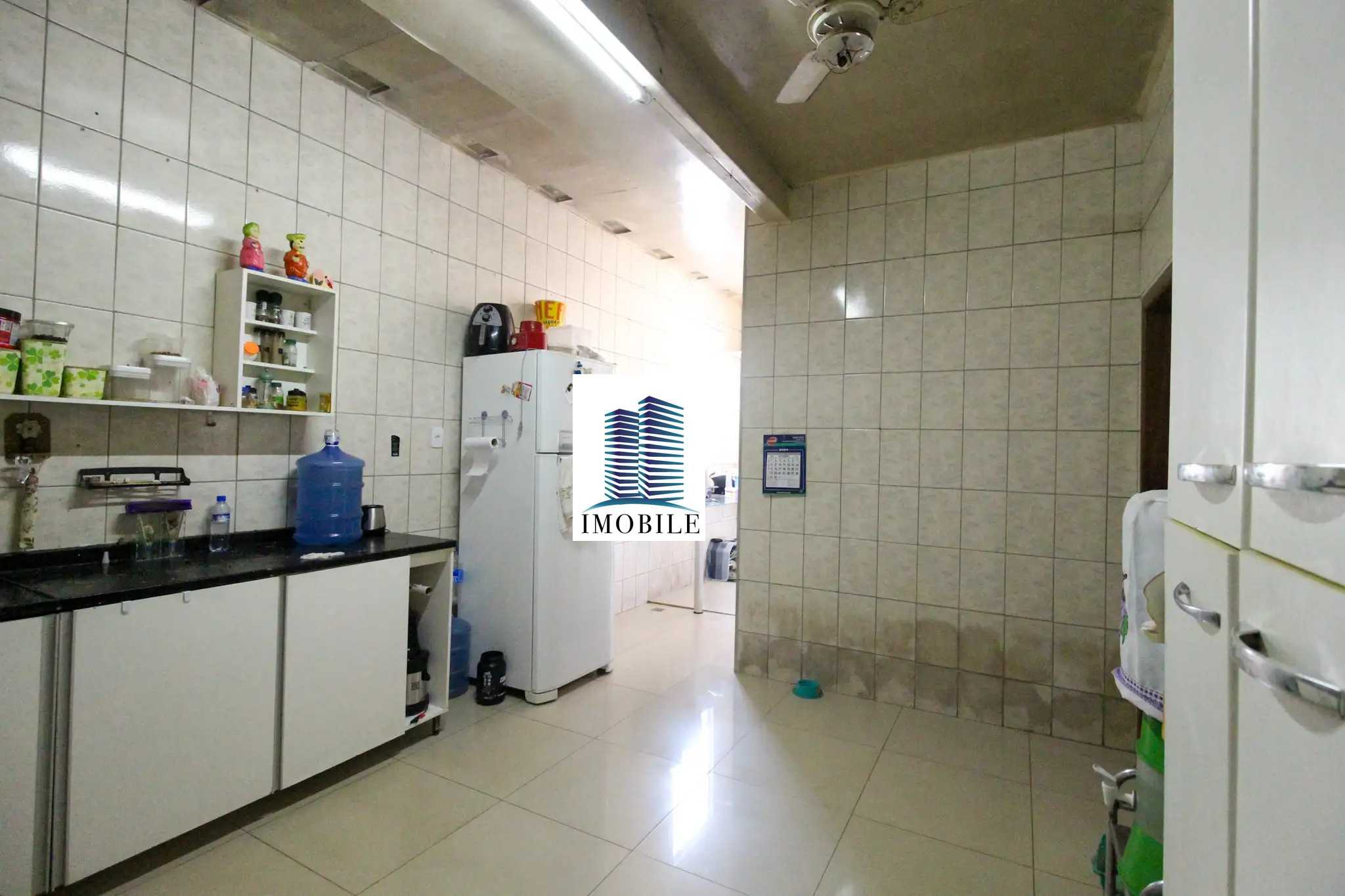 Casa à venda com 6 quartos, 280m² - Foto 18