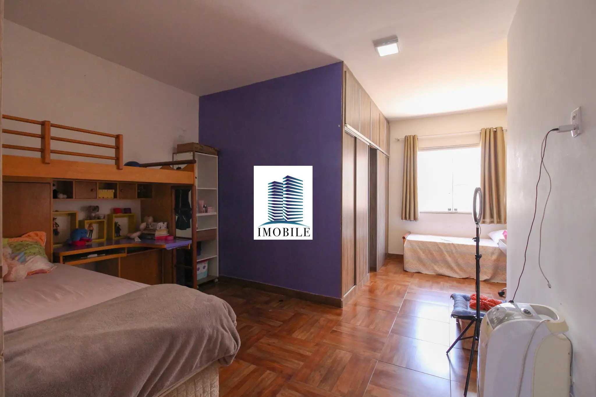 Casa à venda com 6 quartos, 280m² - Foto 2