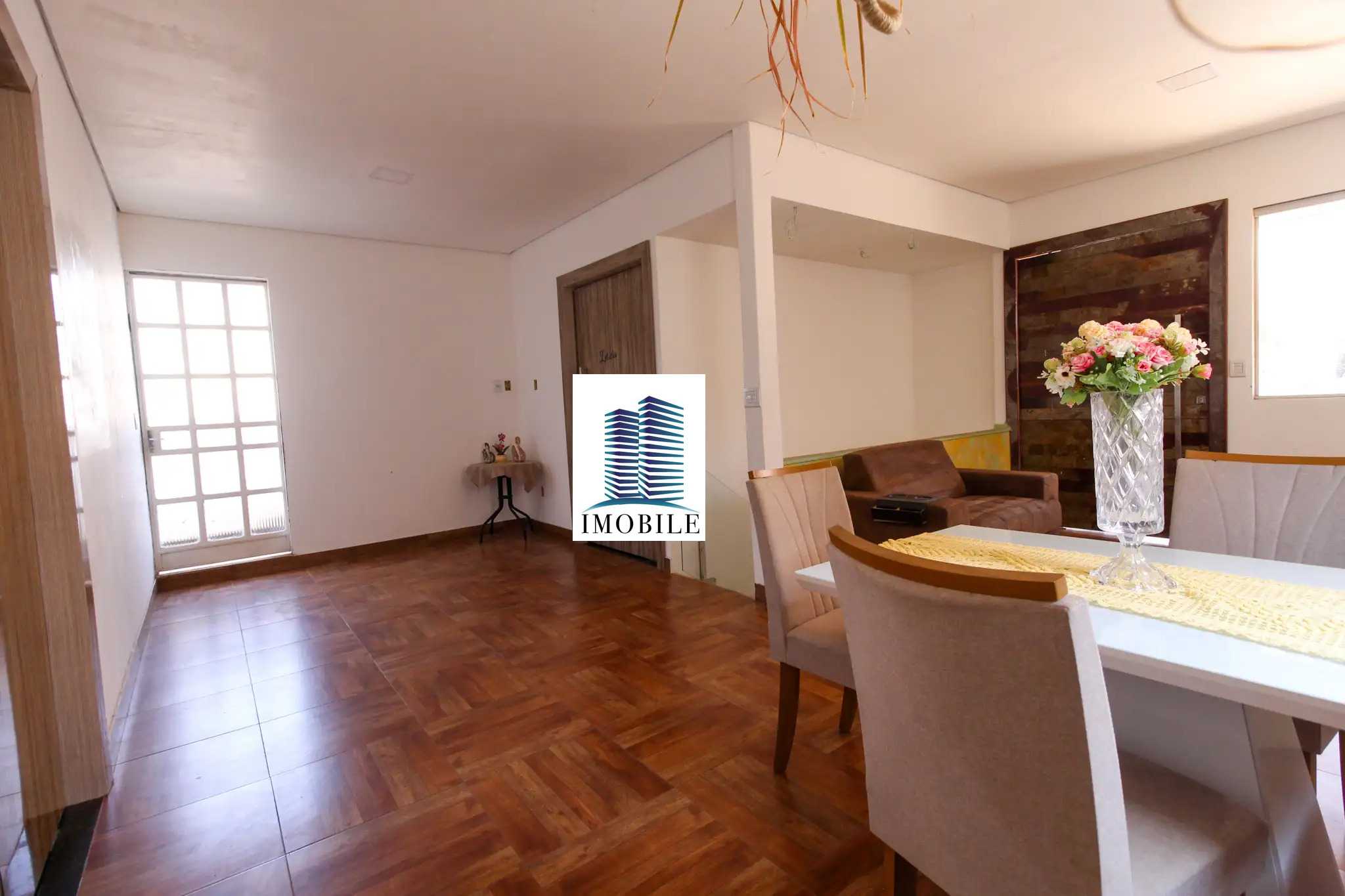 Casa à venda com 6 quartos, 280m² - Foto 4