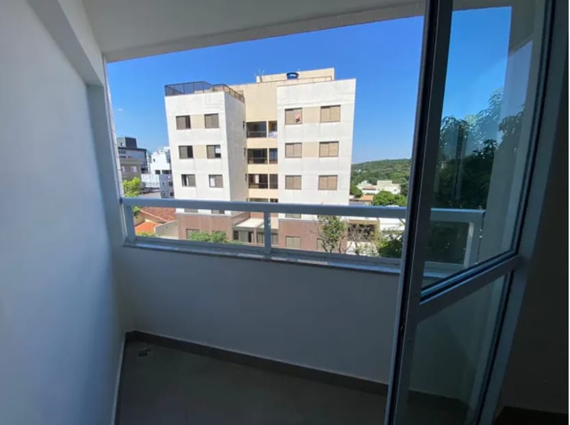 Apartamento à venda com 3 quartos, 130m² - Foto 3