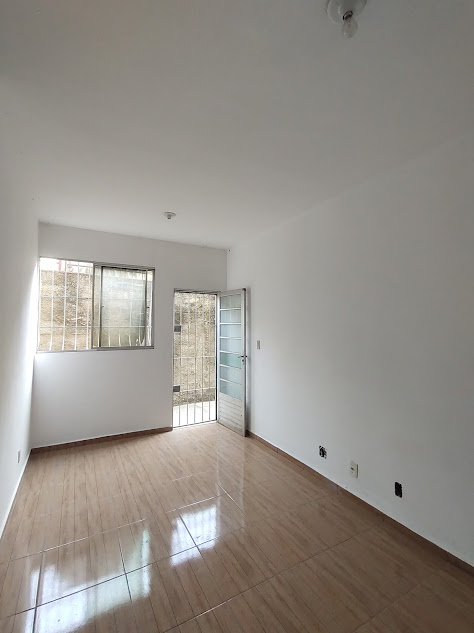 Apartamento à venda com 2 quartos, 42m² - Foto 2