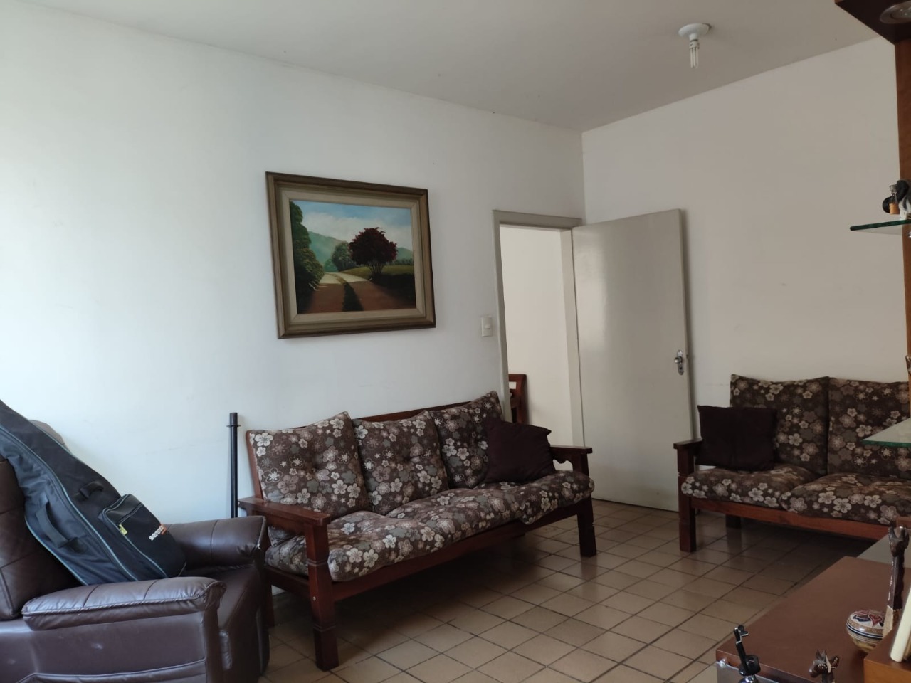 Casa à venda com 4 quartos, 250m² - Foto 1