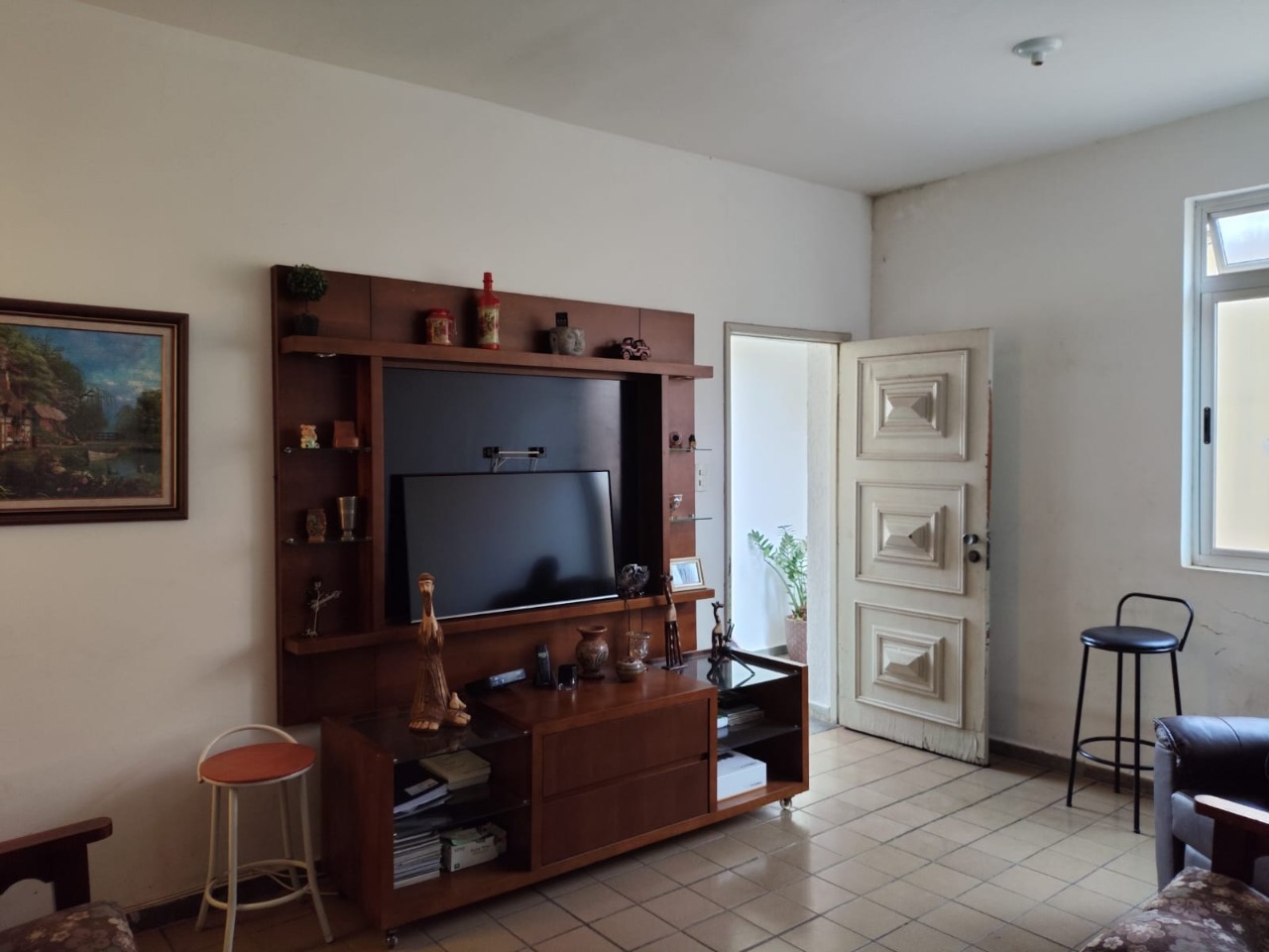 Casa à venda com 4 quartos, 250m² - Foto 2