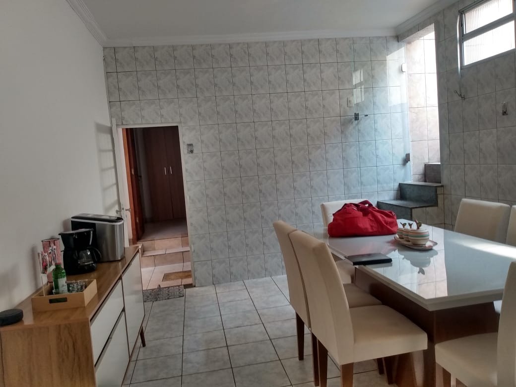 Casa à venda com 4 quartos, 140m² - Foto 4