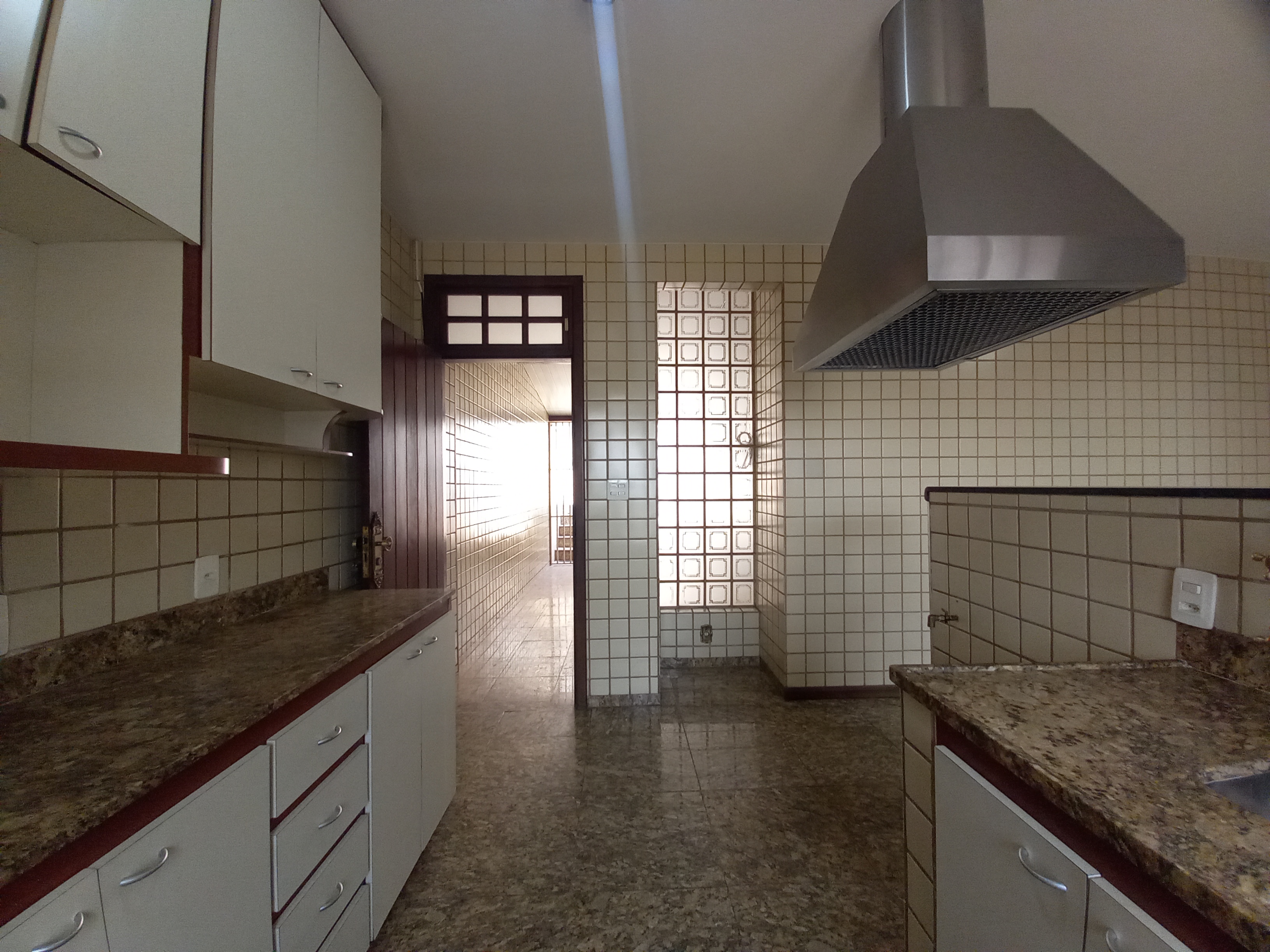 Casa à venda com 3 quartos, 360m² - Foto 14