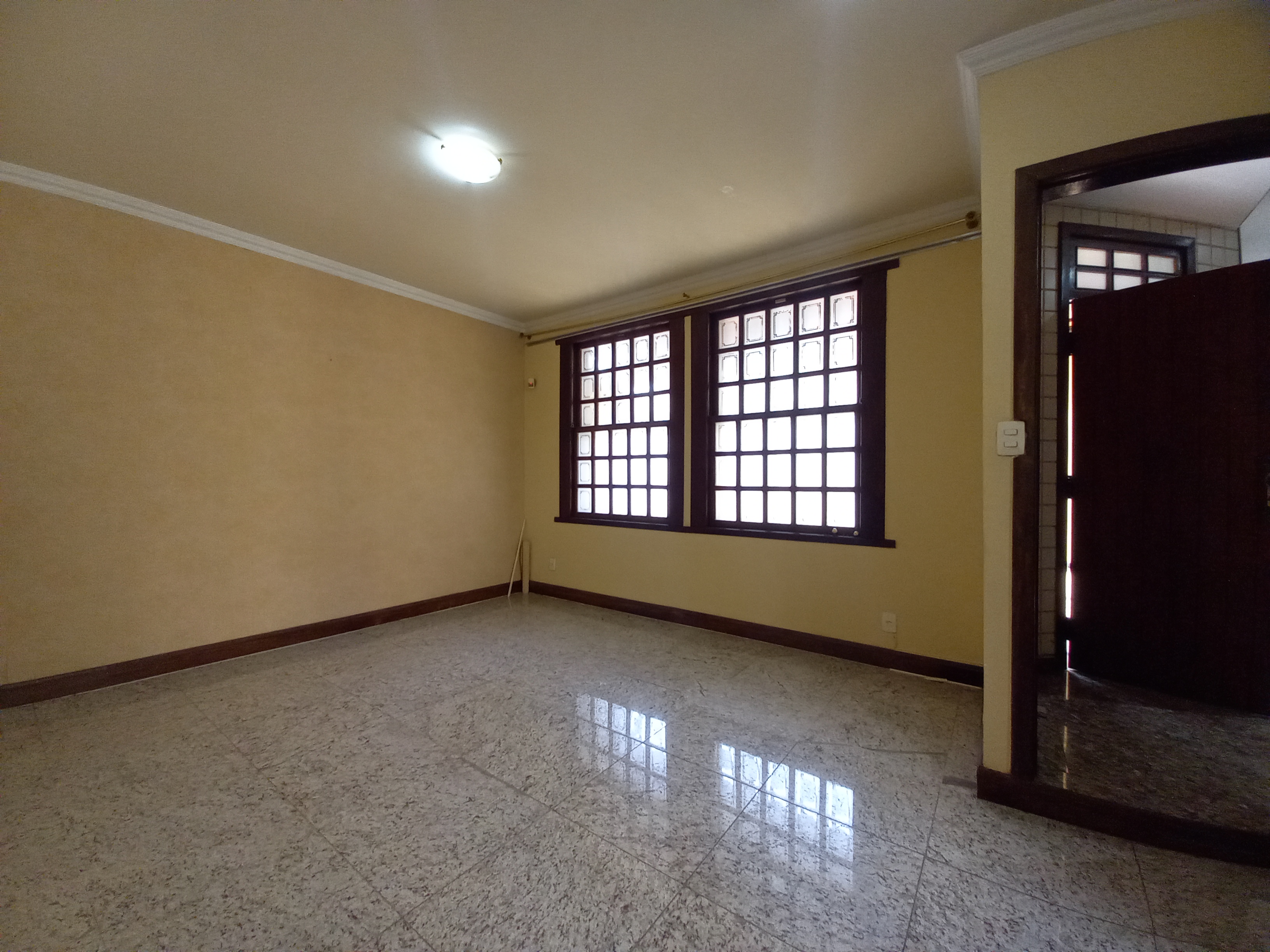 Casa à venda com 3 quartos, 360m² - Foto 7