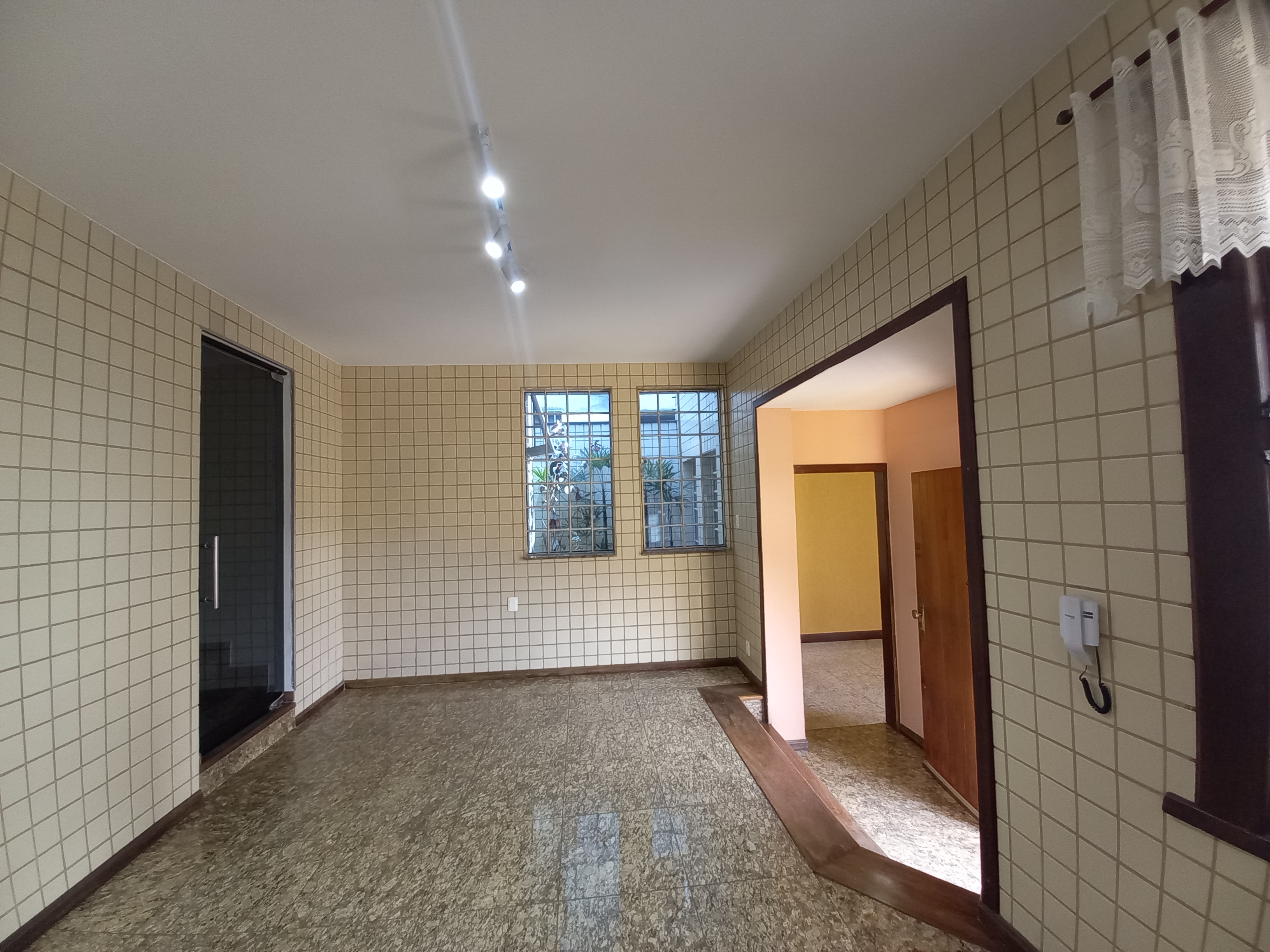 Casa à venda com 3 quartos, 360m² - Foto 10