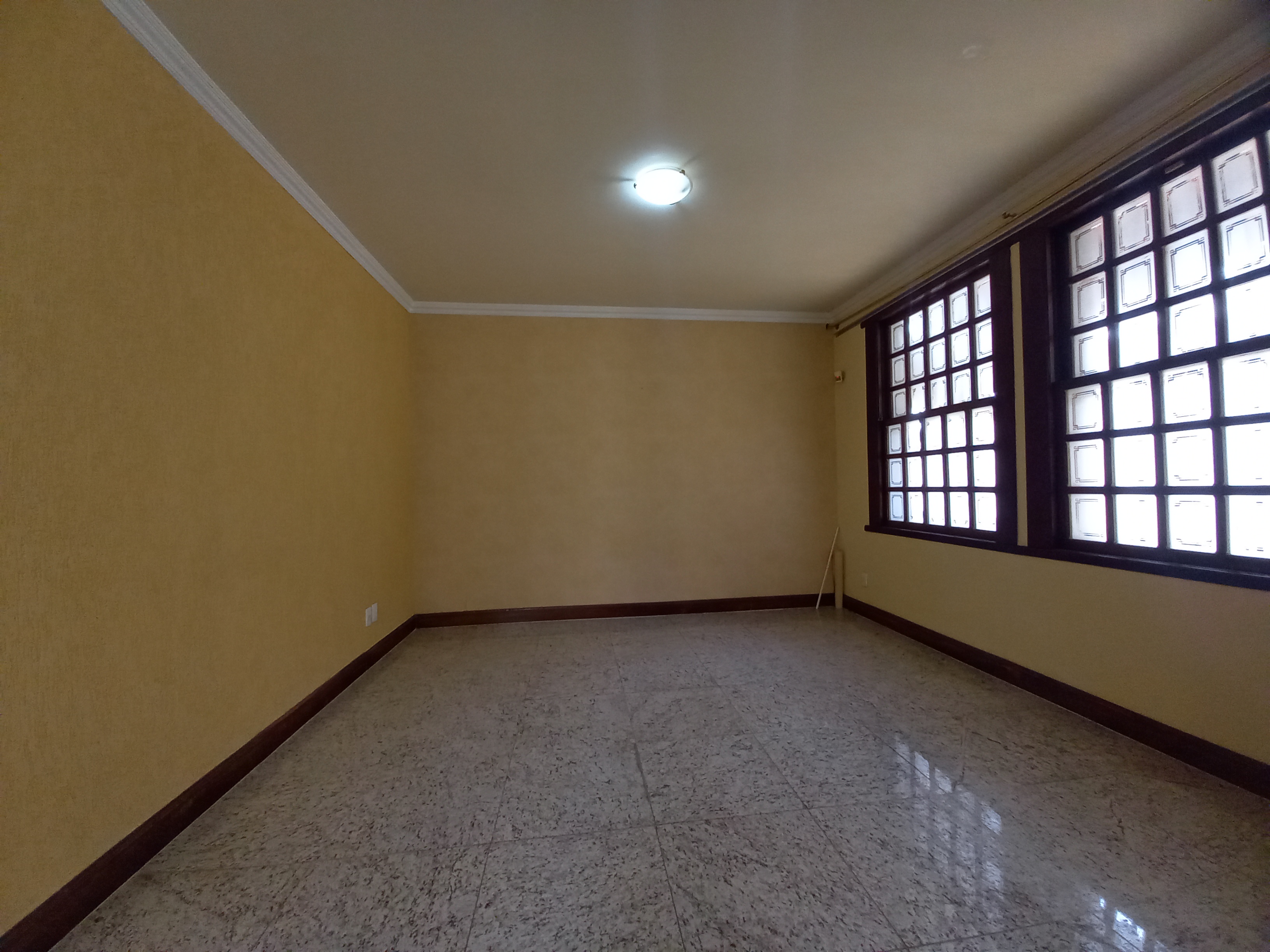 Casa à venda com 3 quartos, 360m² - Foto 8