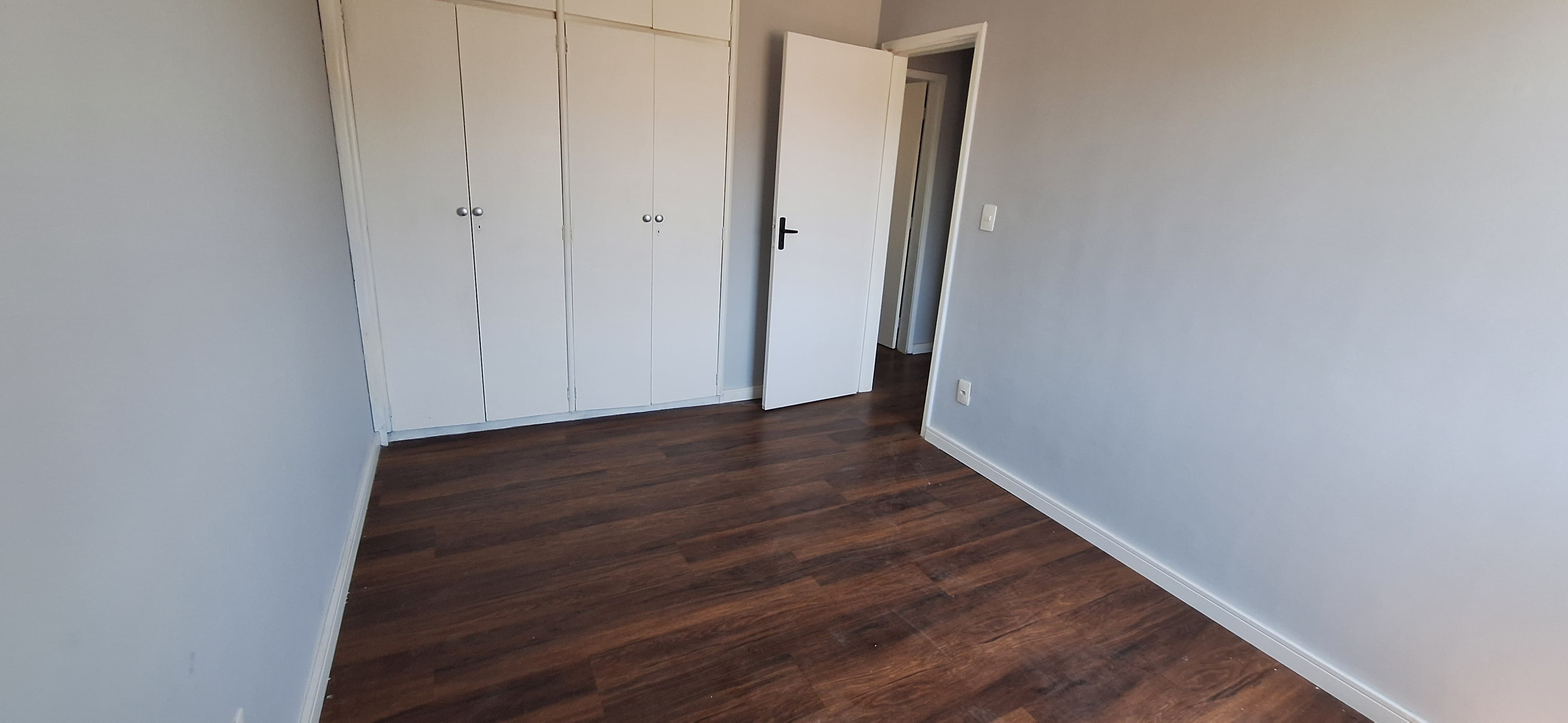 Apartamento à venda com 3 quartos, 75m² - Foto 2