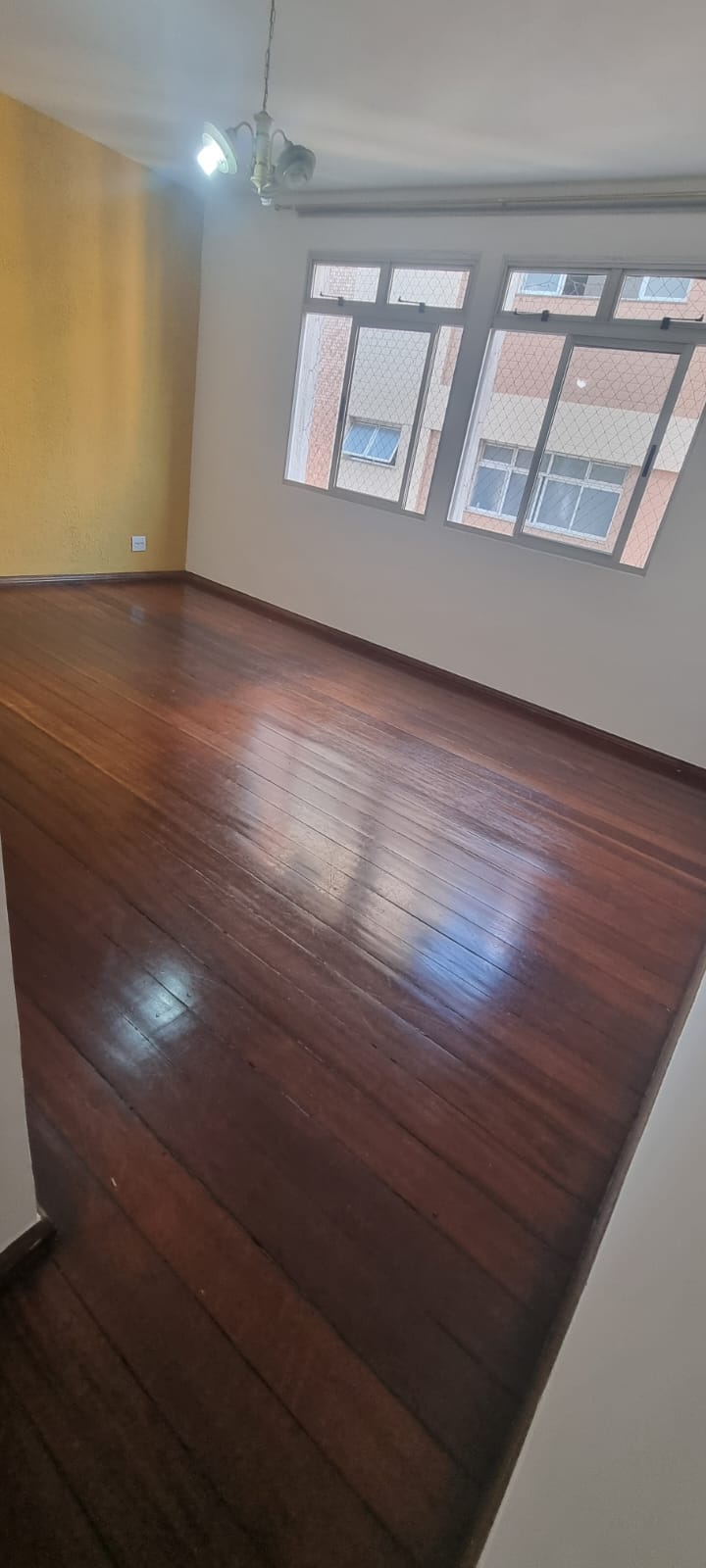 Apartamento para alugar com 3 quartos, 105m² - Foto 4