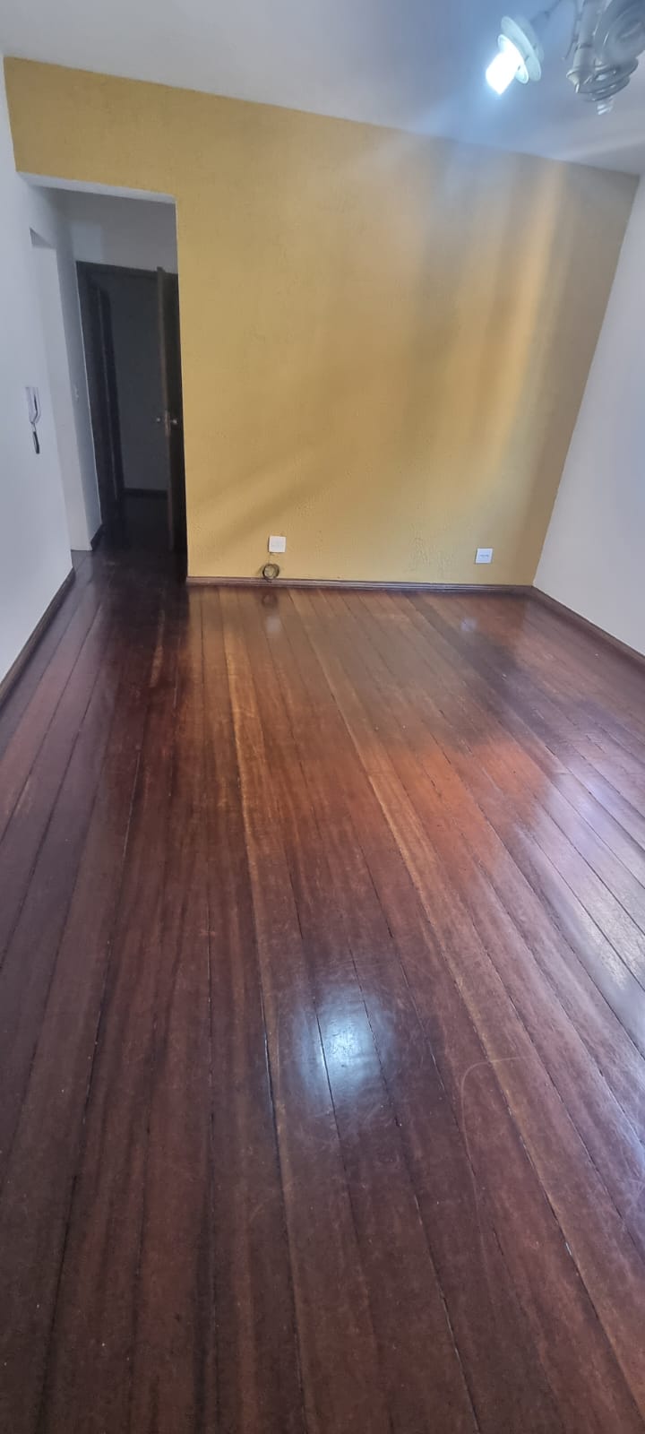 Apartamento para alugar com 3 quartos, 105m² - Foto 2