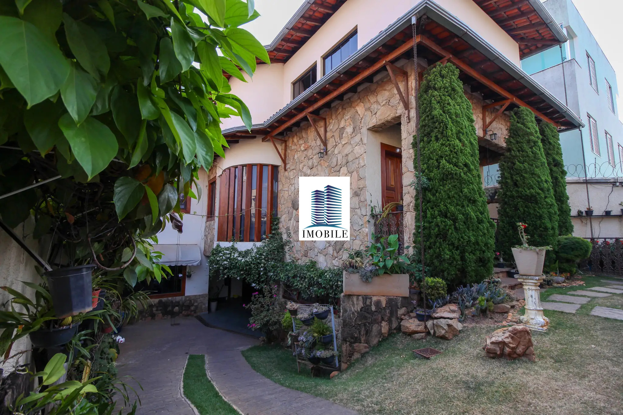 Casa à venda com 5 quartos, 500m² - Foto 2