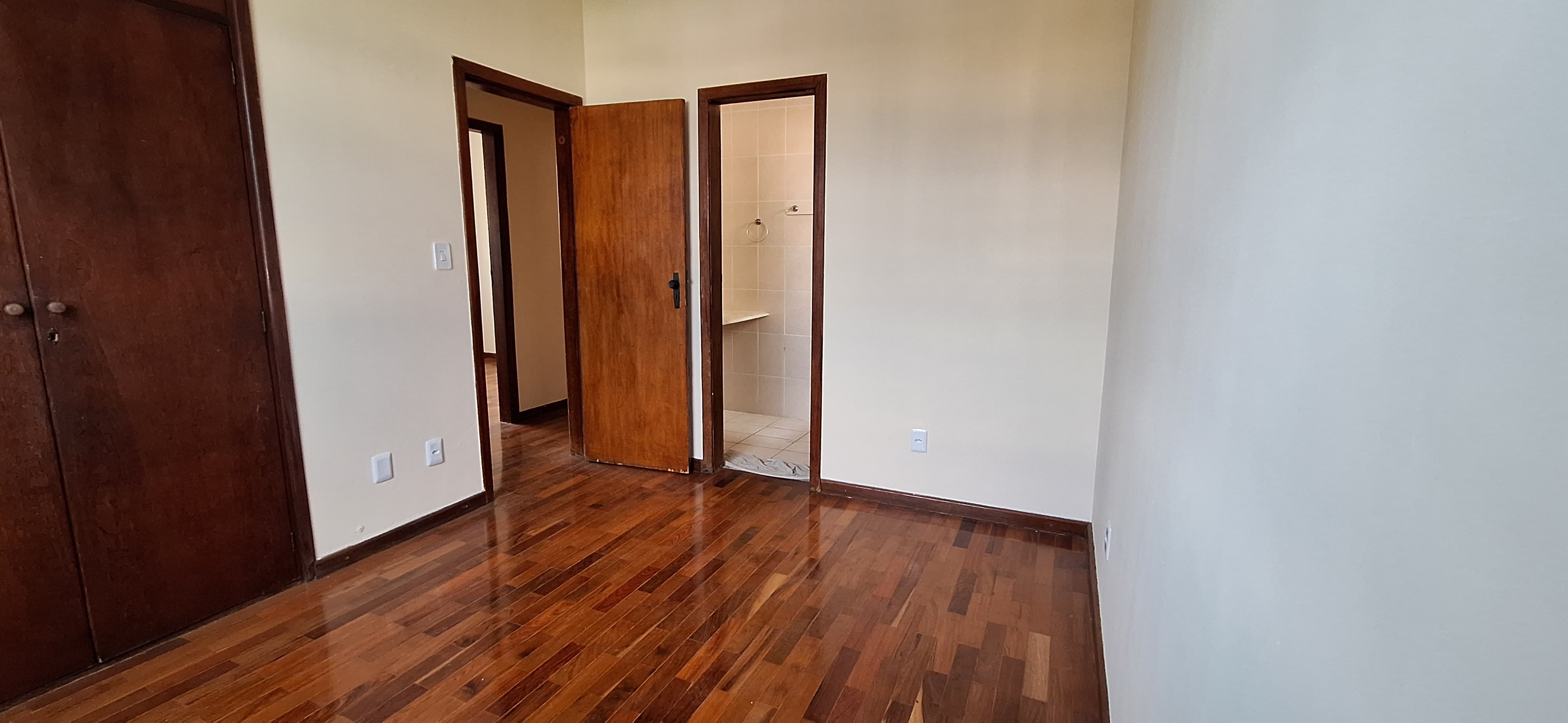 Apartamento à venda com 3 quartos, 105m² - Foto 3