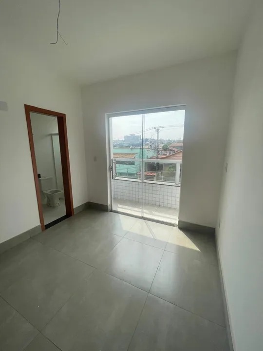 Apartamento à venda com 3 quartos, 150m² - Foto 2