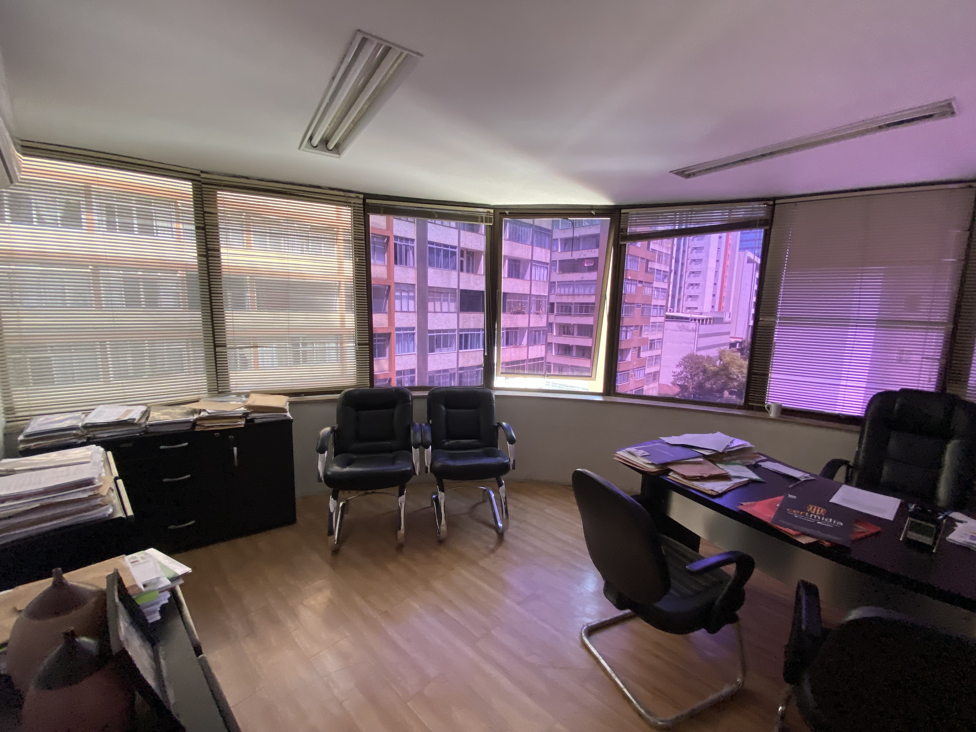 Conjunto Comercial-Sala para alugar com 3 quartos, 150m² - Foto 16