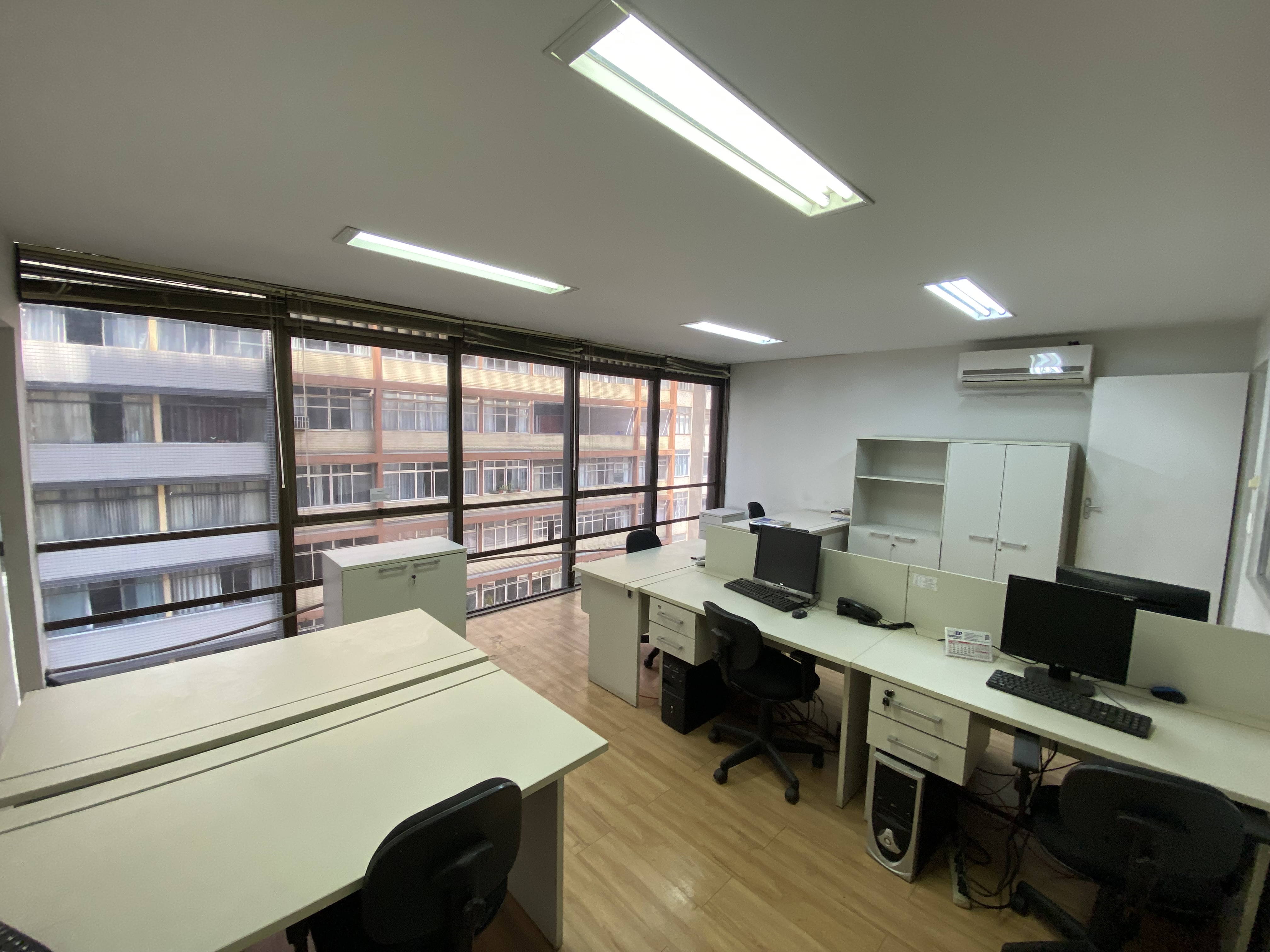 Conjunto Comercial-Sala para alugar com 3 quartos, 150m² - Foto 5